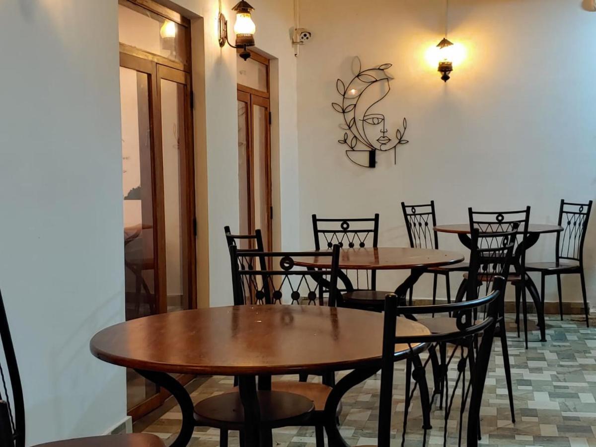 بيت ضيافة Andorra Tourist 3*