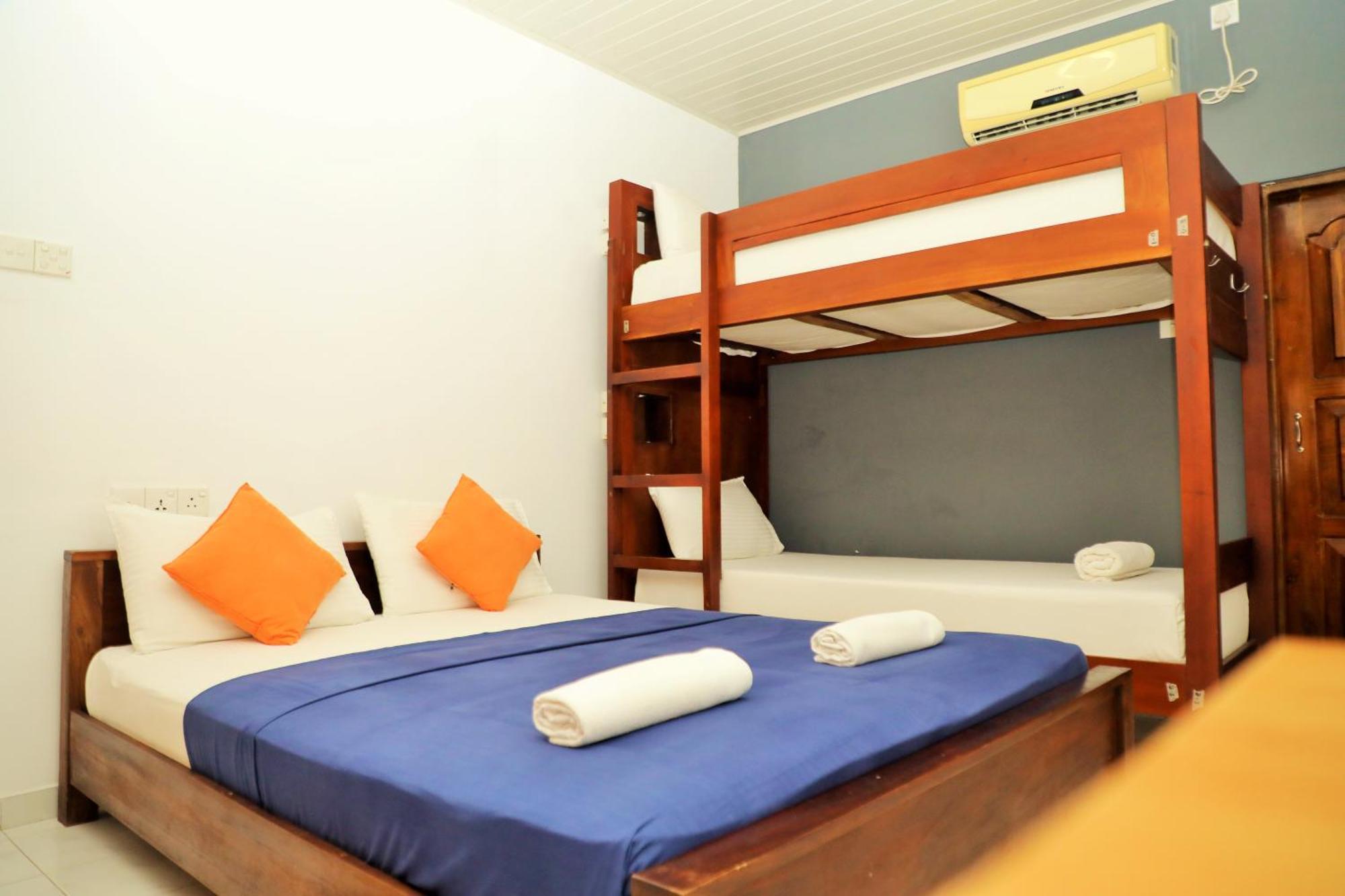 Andorra Tourist أنرادابورام